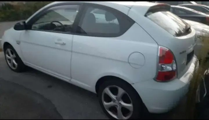 Hyundai Accent 2008 photo 3