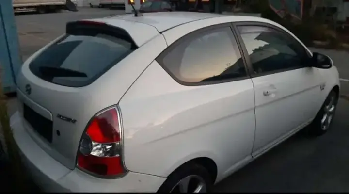 Hyundai Accent 2008 photo 2