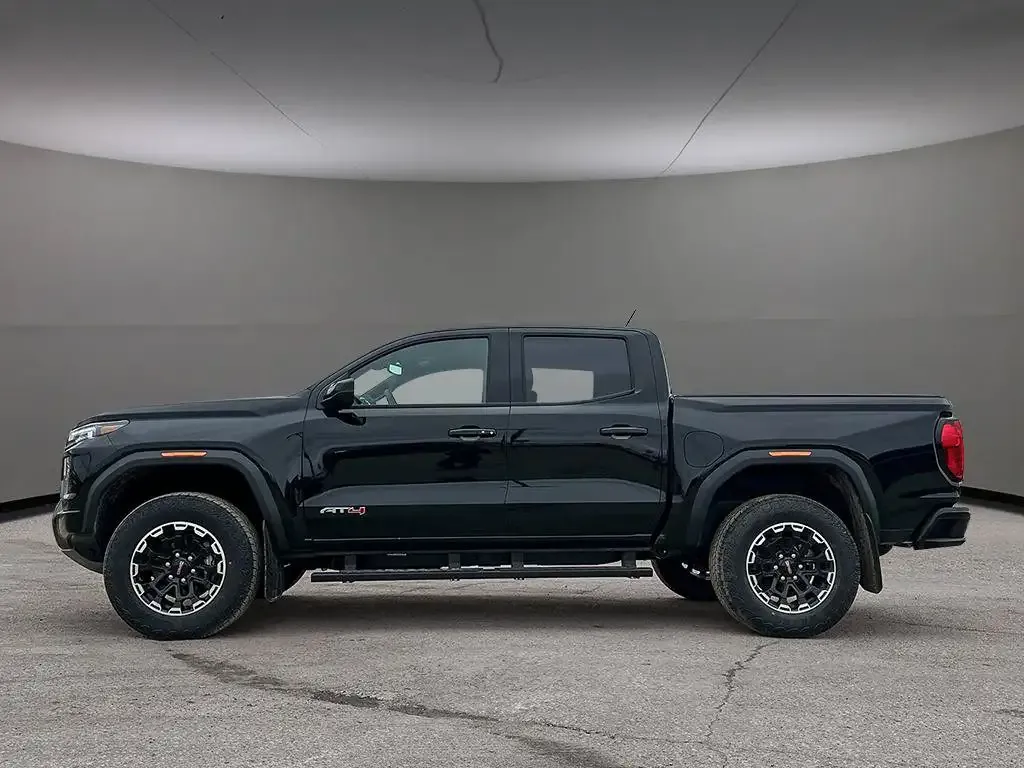 GMC Canyon 2026 photo 2