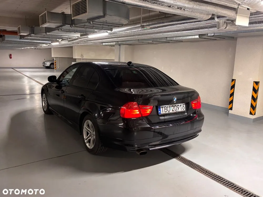 BMW 3 Series 2009 photo 4
