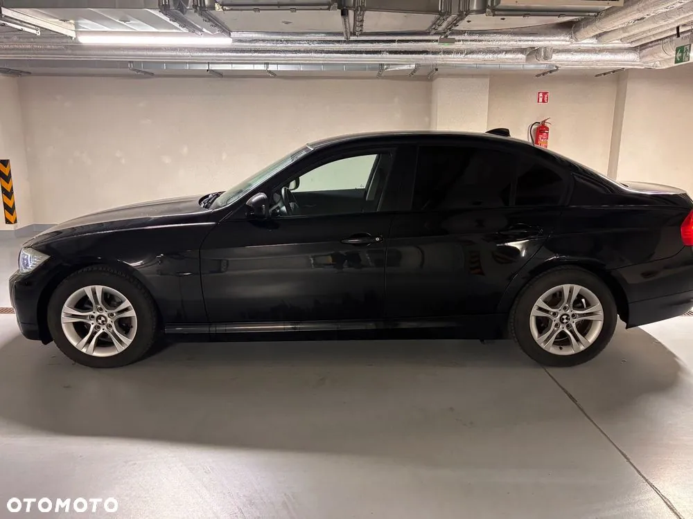 BMW 3 Series 2009 photo 3