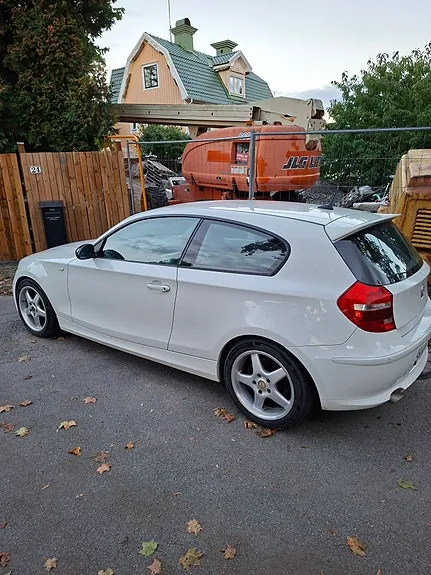 BMW 118D 2008 photo 2