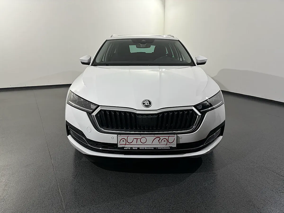 Skoda Octavia 2024 photo 2