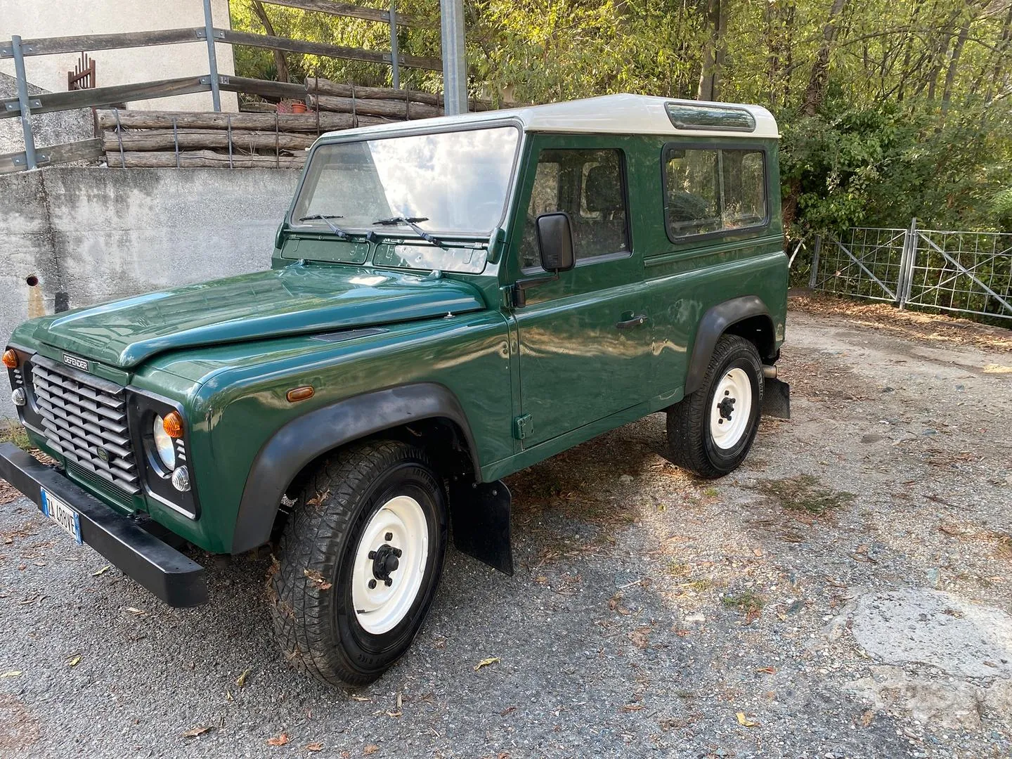 Land Rover Defender 2005 photo 3