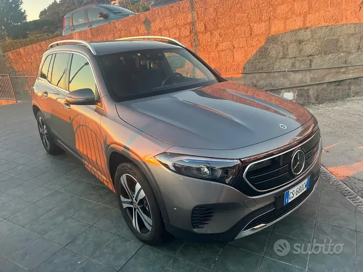 Mercedes-Benz Eqb