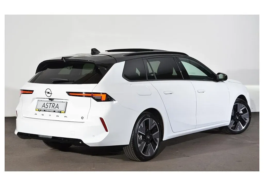 Opel Astra 2024 photo 3