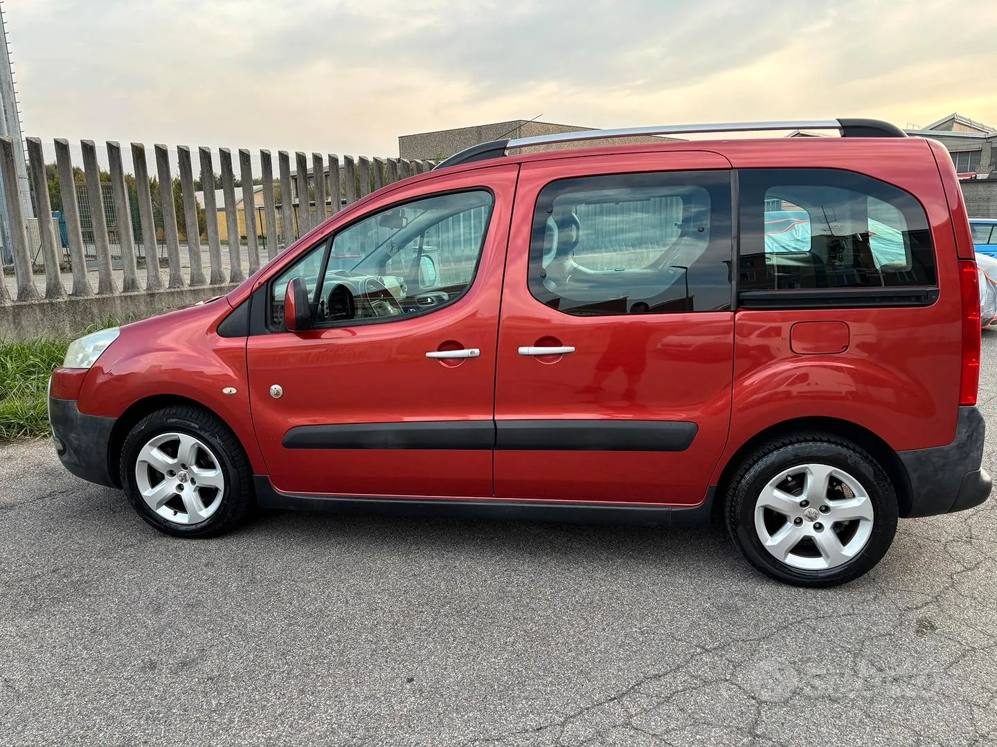 Peugeot Partner 2010 photo 3
