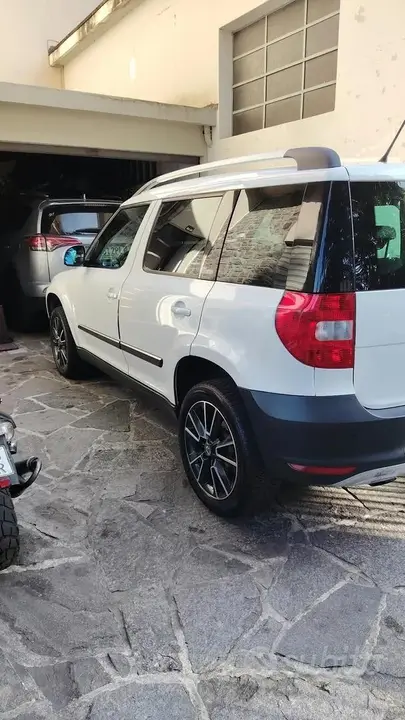 Skoda Yeti 2013 photo 3