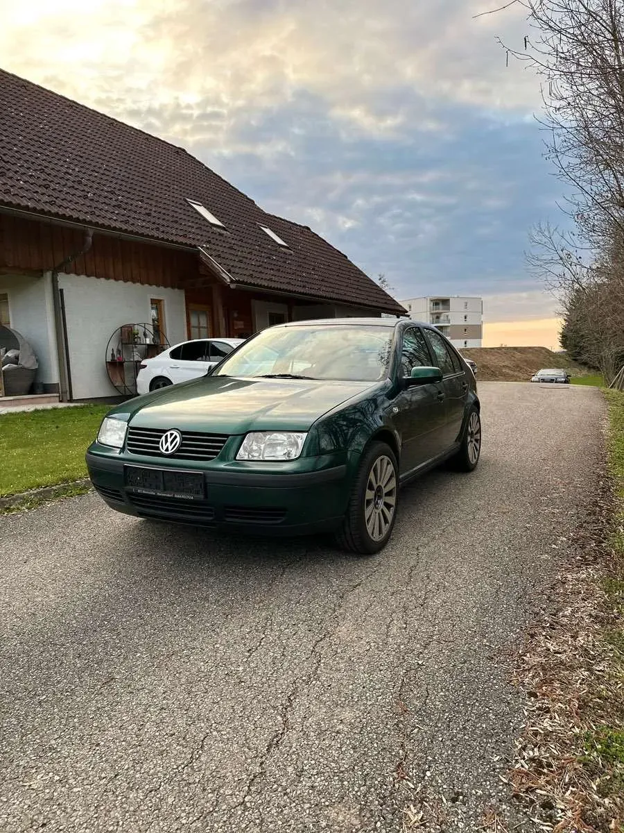 Volkswagen Bora 1999 photo 2