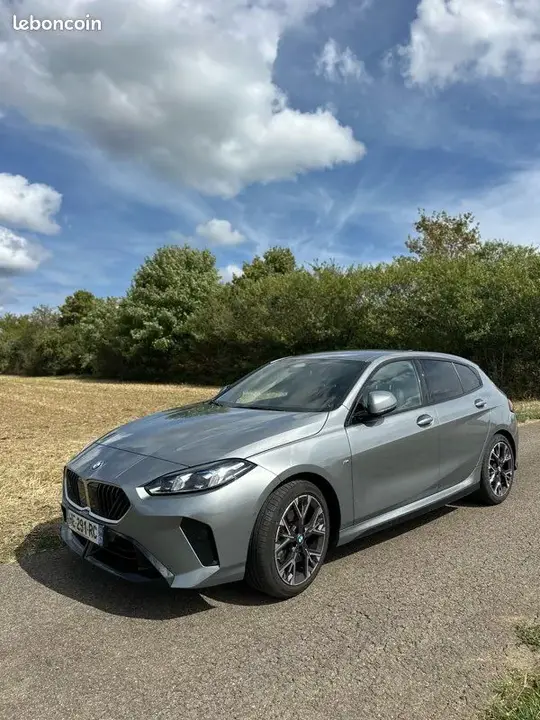 BMW Série 1 2024 photo 2