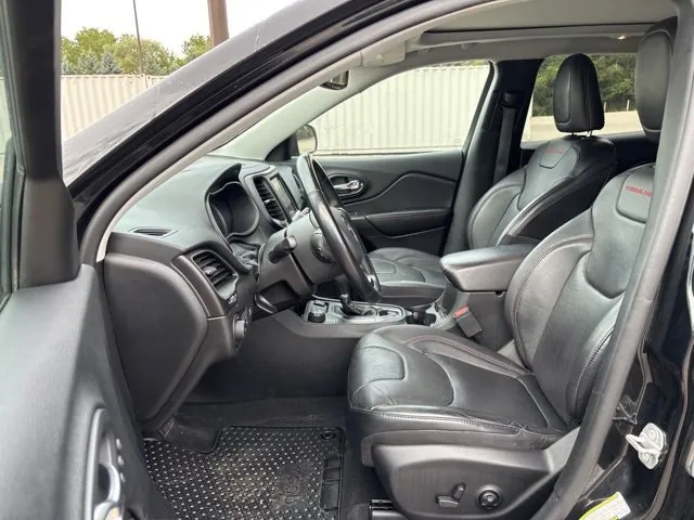 Jeep Cherokee 2021 photo 3