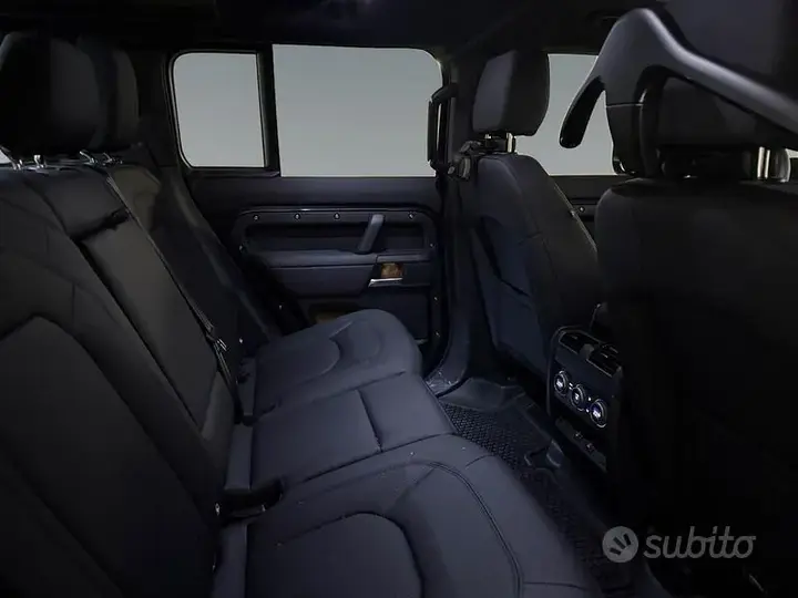 Land Rover Defender 2026 photo 5