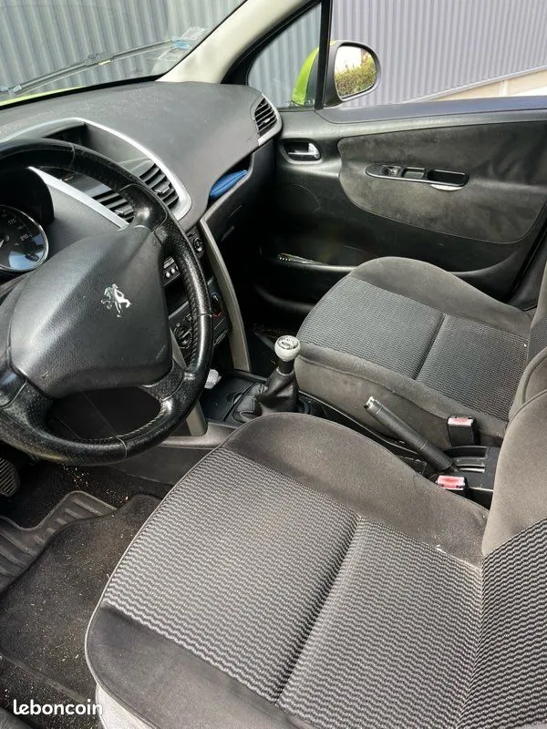Peugeot 207 2009 photo 3