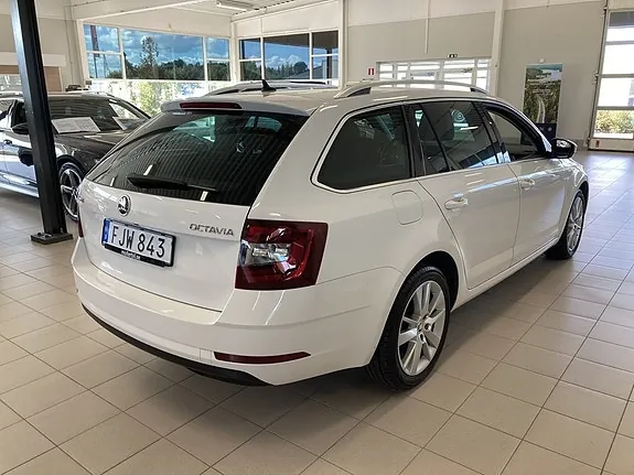 Skoda Octavia 2019 photo 5