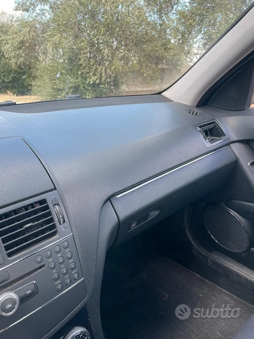 Mercedes-Benz C-Class 2008 photo 4