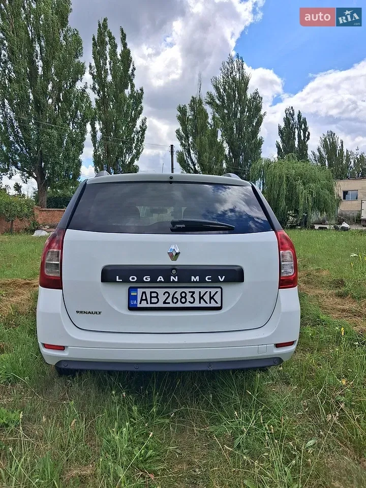 Renault Logan 2013 photo 2