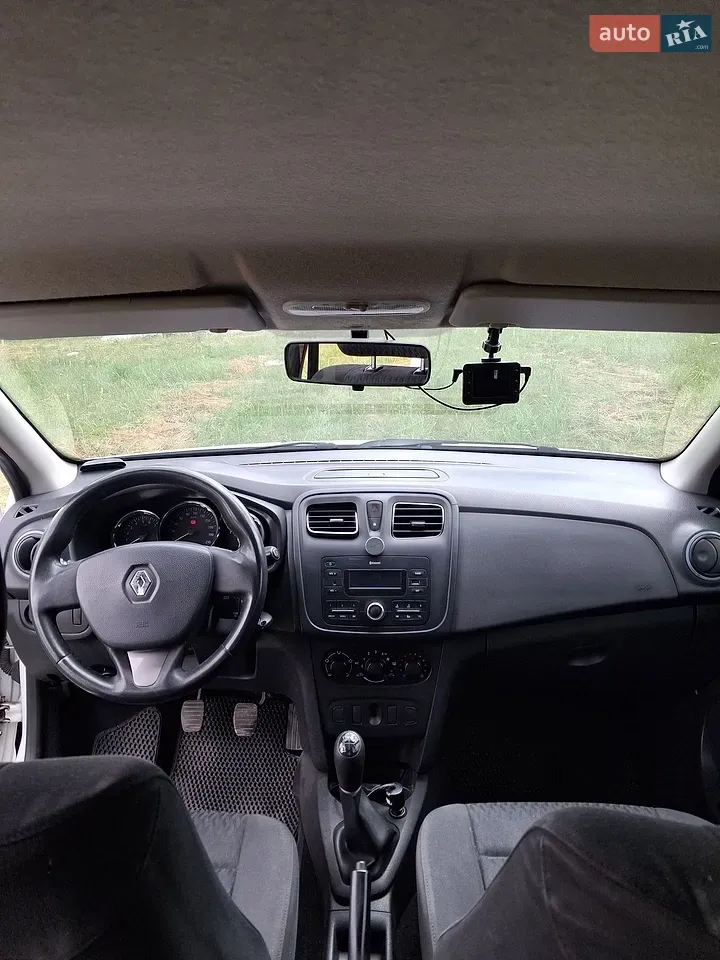 Renault Logan 2013 photo 4