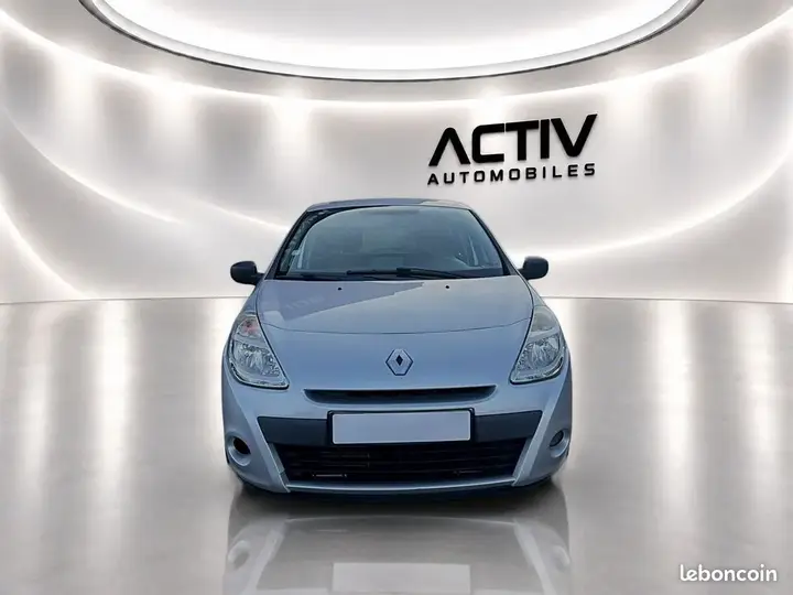 Renault Clio 2013 photo 2