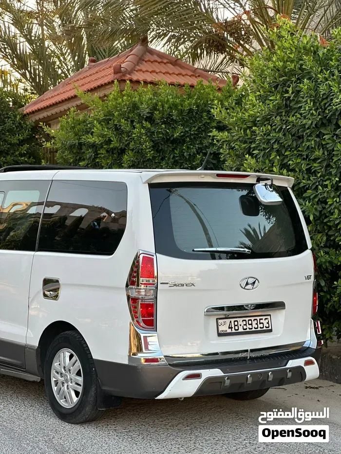 Hyundai H1 2018 photo 2