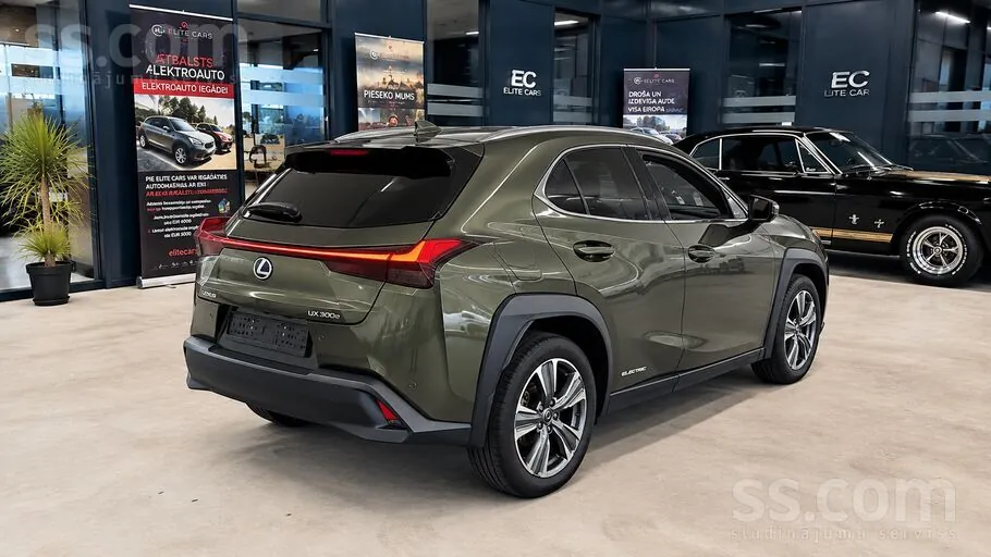 Lexus Ux 300E 2021 photo 2