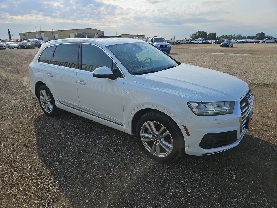 Audi Q7 2017 photo 2