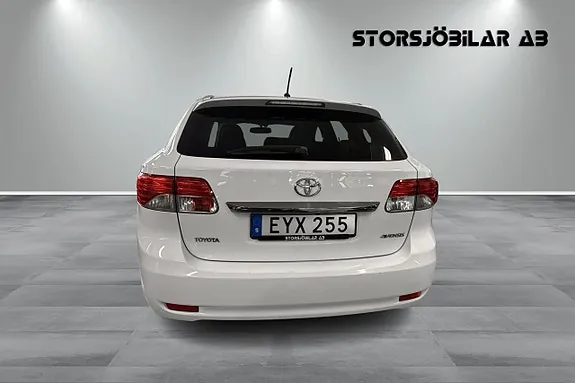 Toyota Avensis 2015 photo 4
