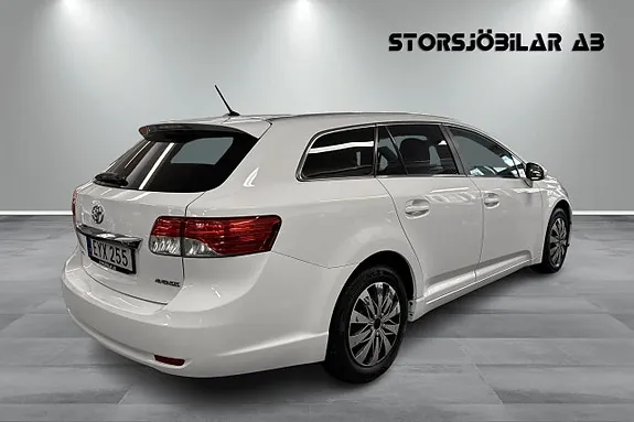 Toyota Avensis 2015 photo 3