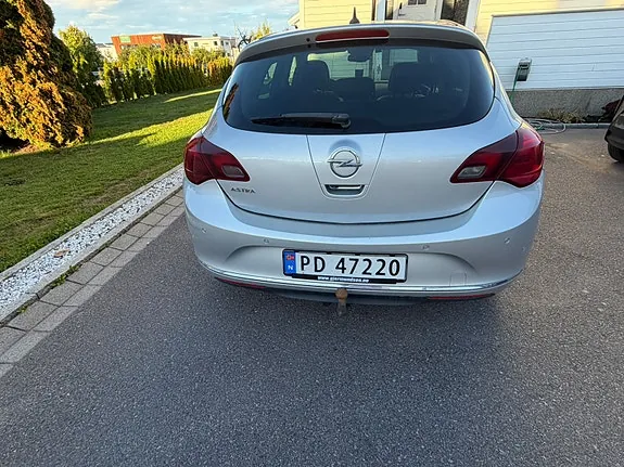 Opel Astra 2014 photo 4