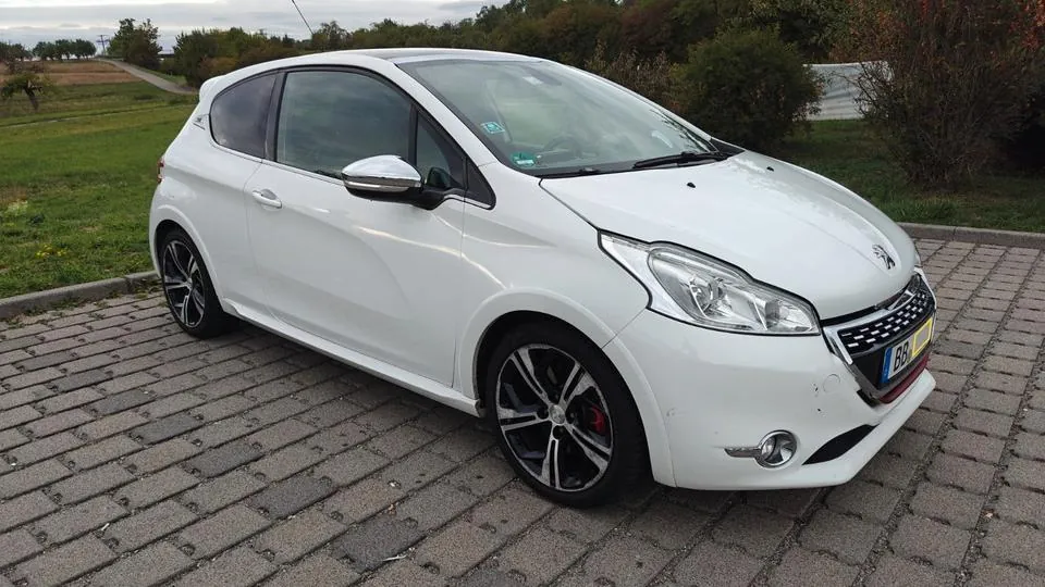 Peugeot 208