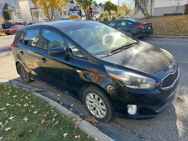 Kia Rondo 2014 photo 3