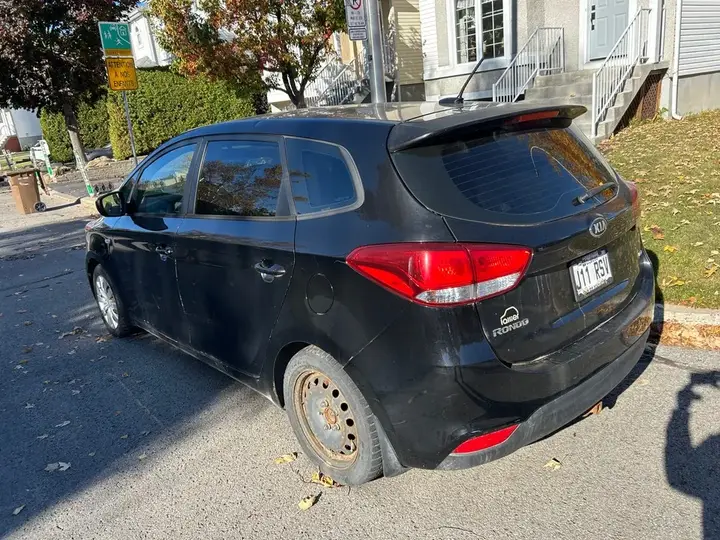 Kia Rondo 2014 photo 2