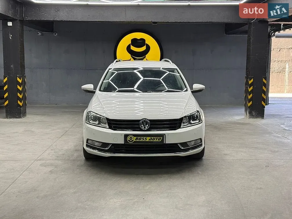 Volkswagen Passat 2011 photo 4