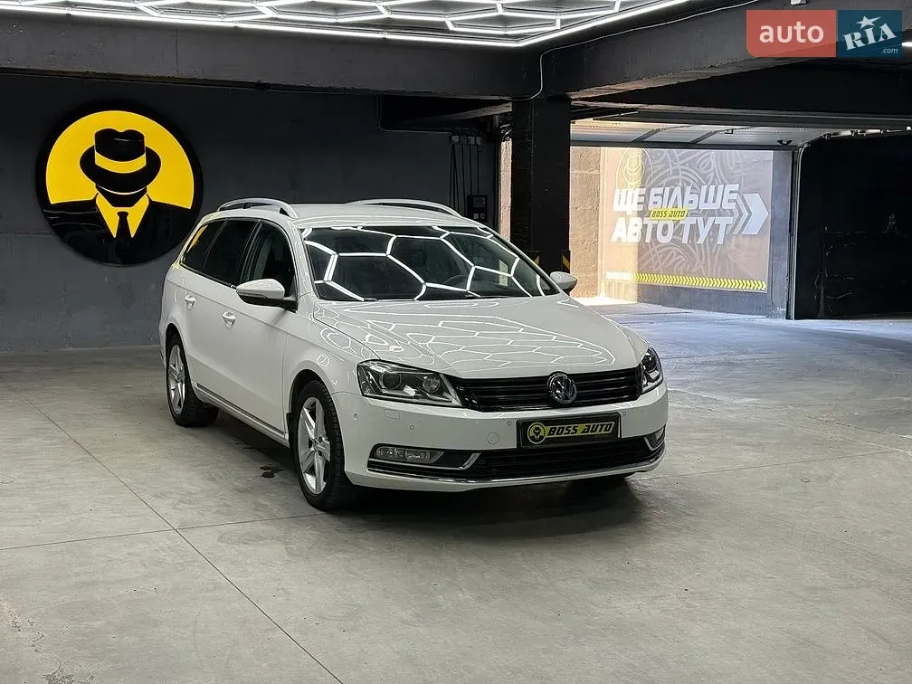 Volkswagen Passat 2011 photo 2