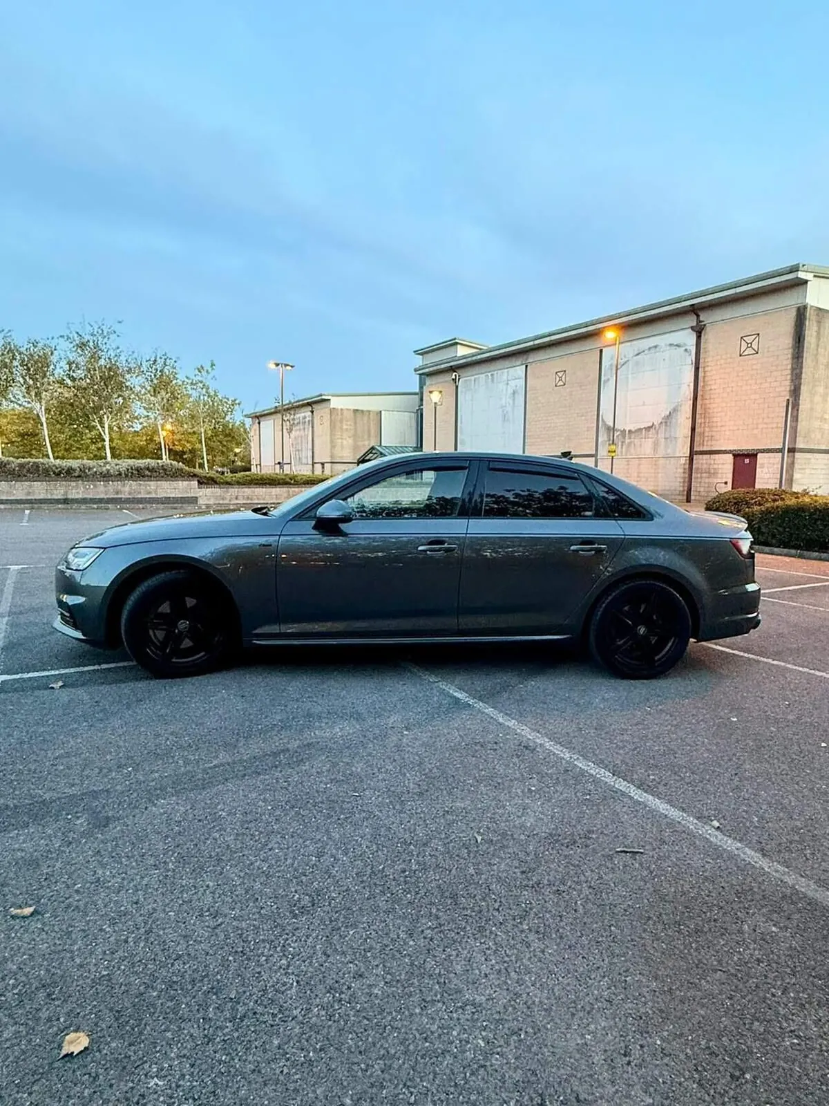 Audi A4 2017 photo 2