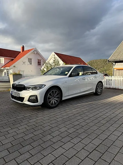 BMW 330E
