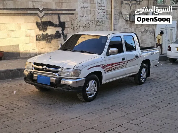 Toyota Hilux 2005 photo 2