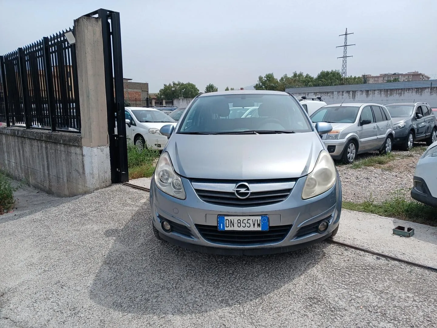 Opel Corsa 2010 photo 2