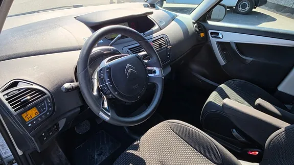 Citroen Grand C4 Picasso 2012 photo 5