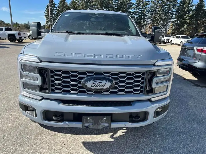 Ford F-350 Super Duty 2025 photo 2