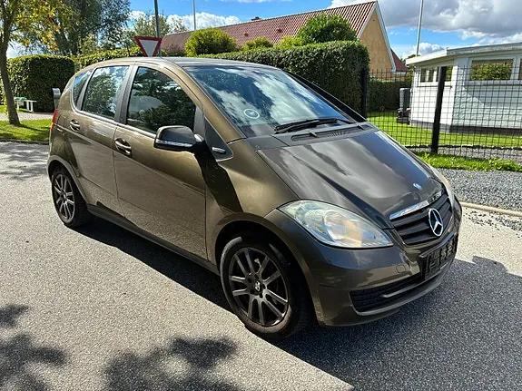 Mercedes-Benz A160 2010 photo 4