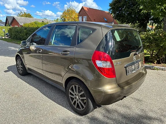 Mercedes-Benz A160 2010 photo 2