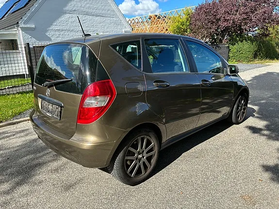 Mercedes-Benz A160 2010 photo 3