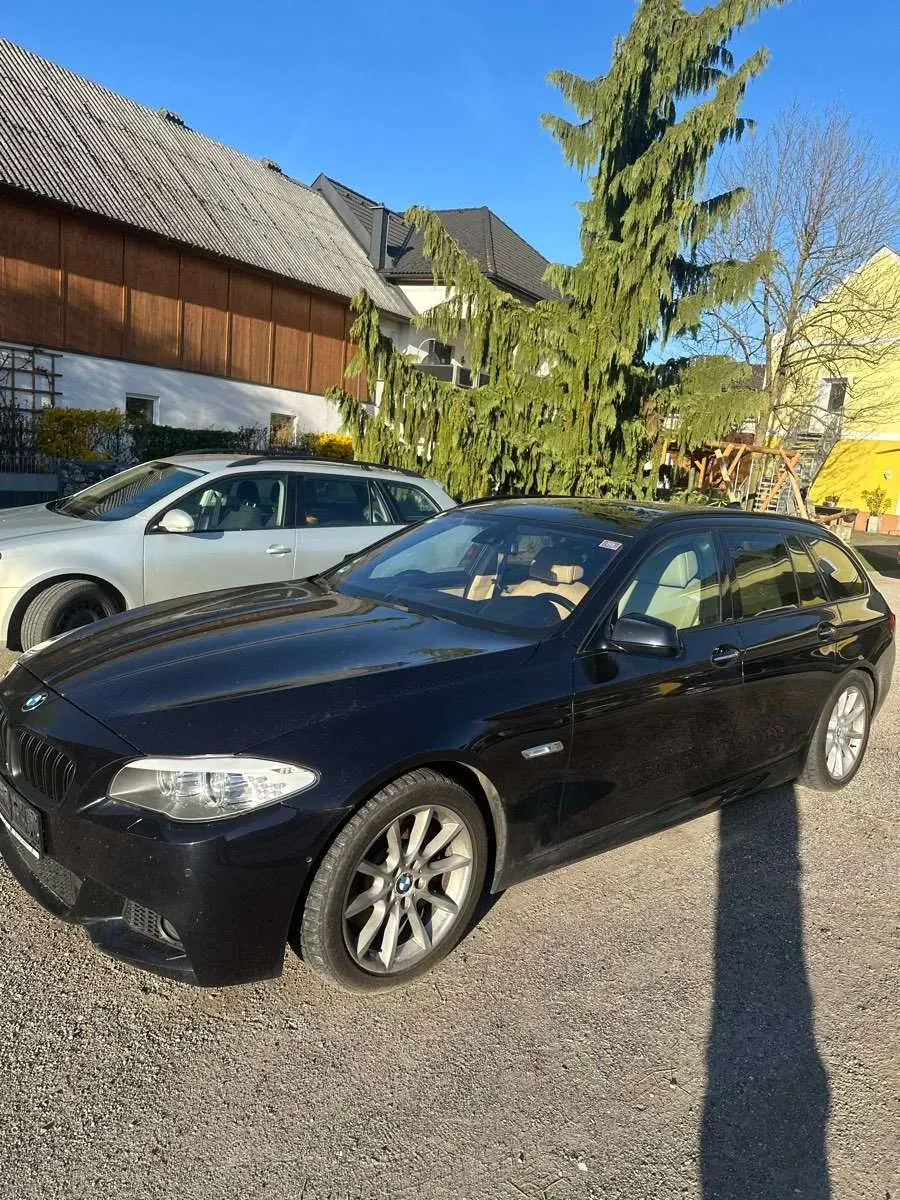 BMW 5 Series 2011 photo 2