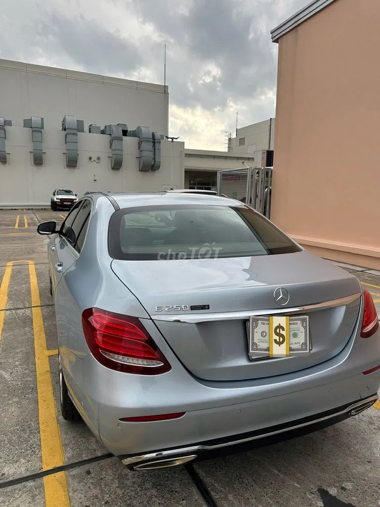 Mercedes-Benz E-Class 2016 photo 2