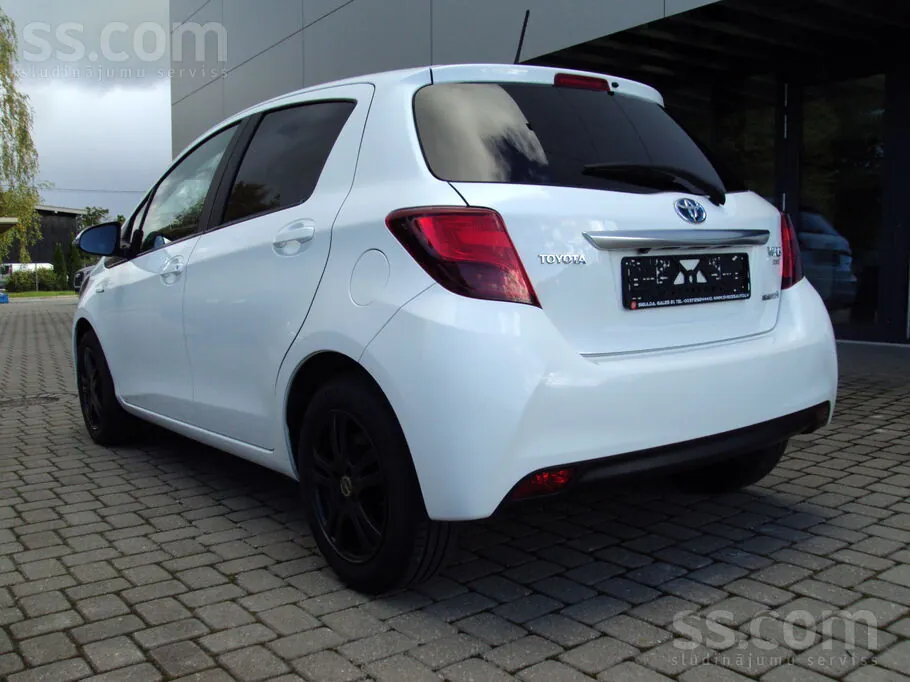 Toyota Yaris 2014 photo 2