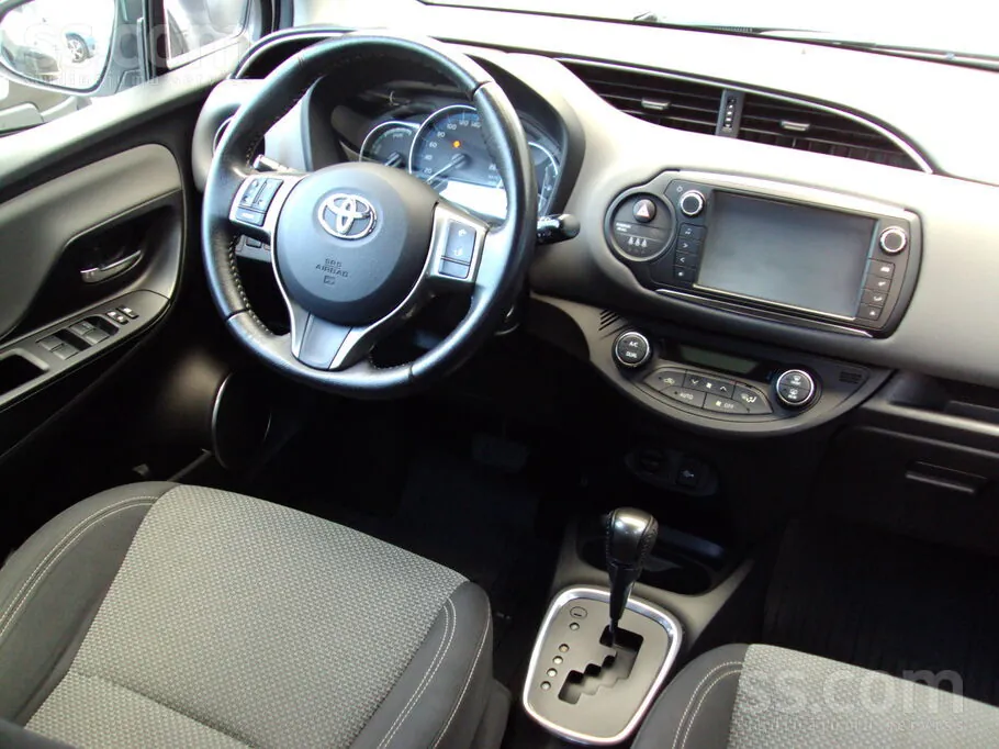Toyota Yaris 2014 photo 4