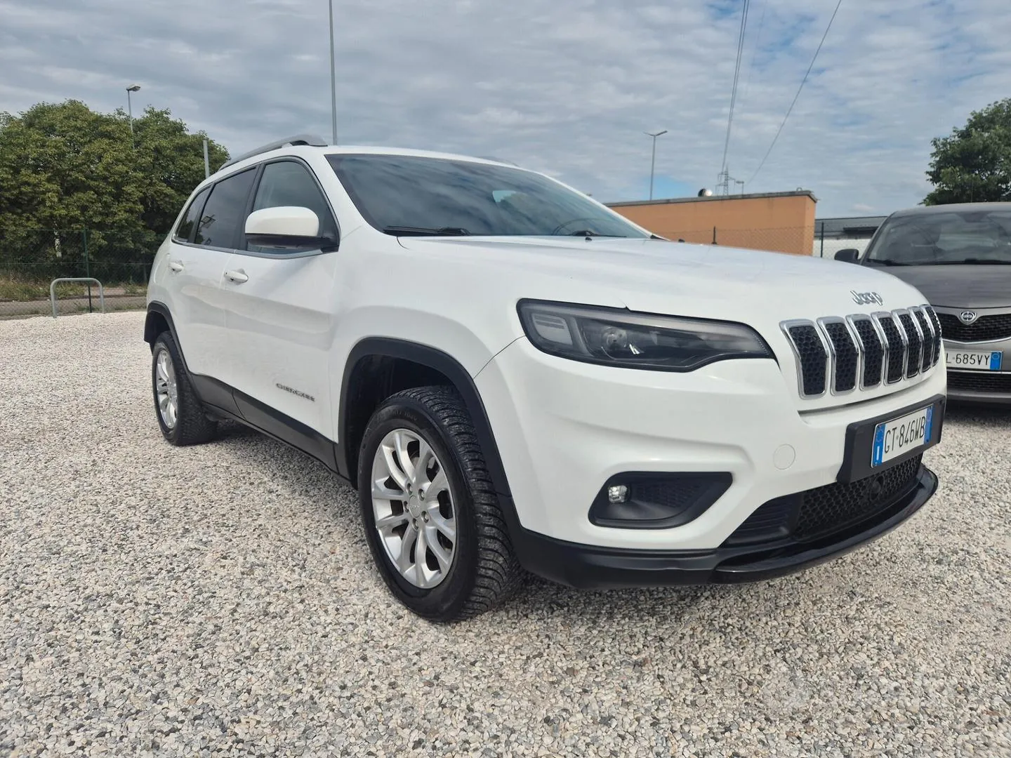 Jeep Cherokee 2019 photo 2