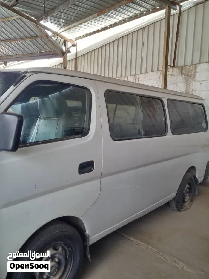 Nissan Oruvan 2008 photo 4