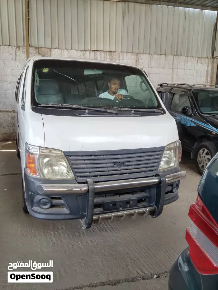 Nissan Oruvan 2008 photo 3