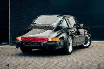Porsche 911 1982 photo 2